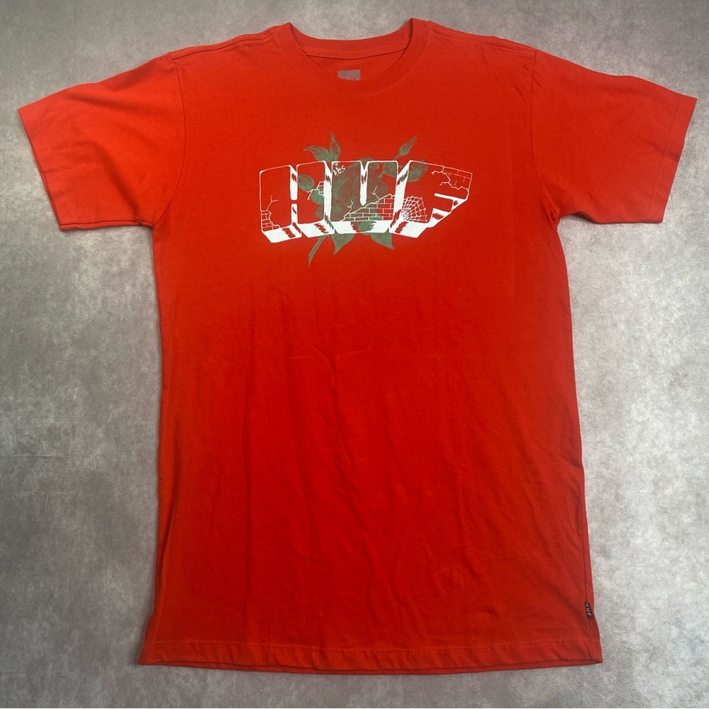 HUF Worldwide Floral Spell Out Logo Short Sleeve Red Graphic T-Shirt Size Medium